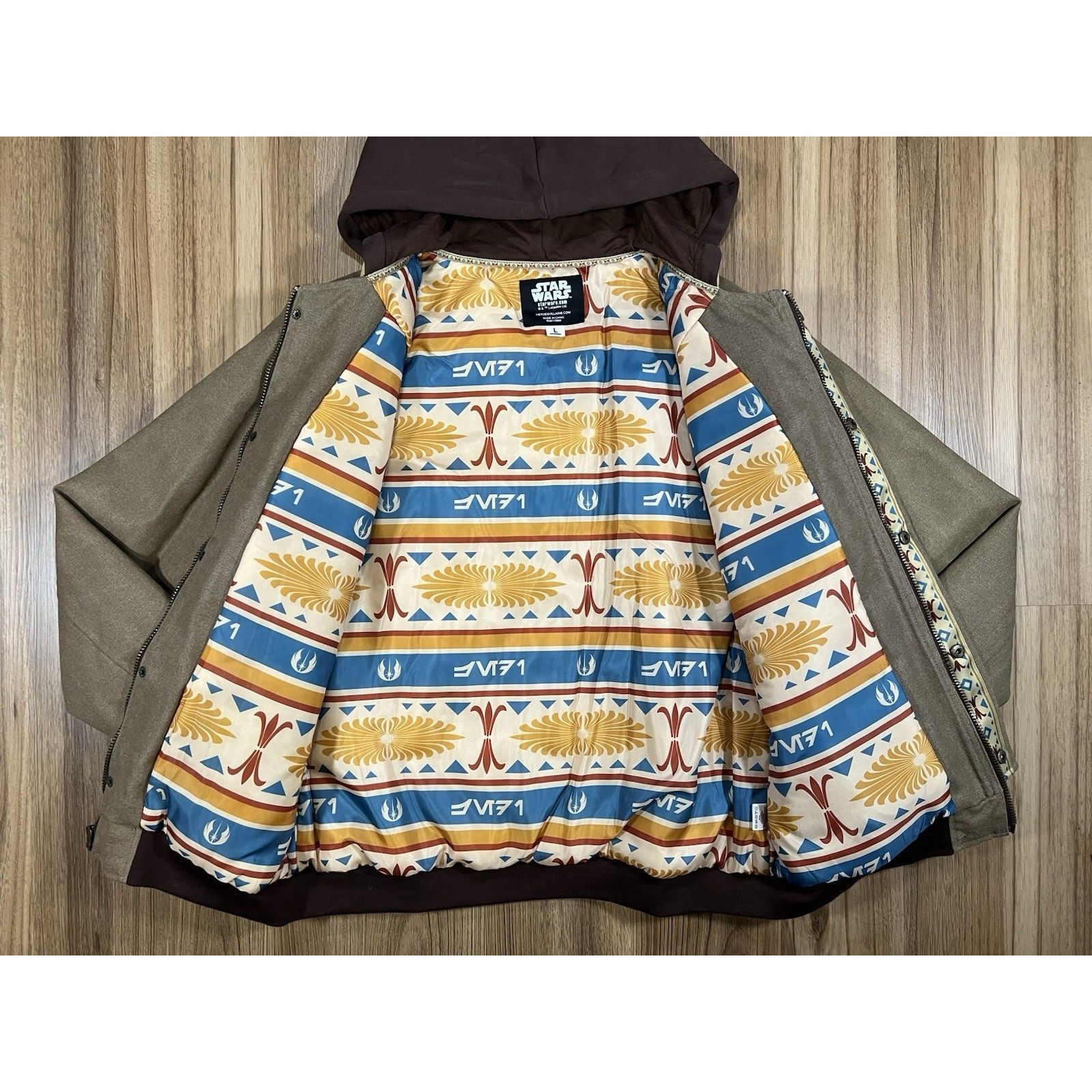 Qui-Gon Jinn Jedi Masterwork Jacket Star Wars Heroes & Villains Size Large — image 6 of 8